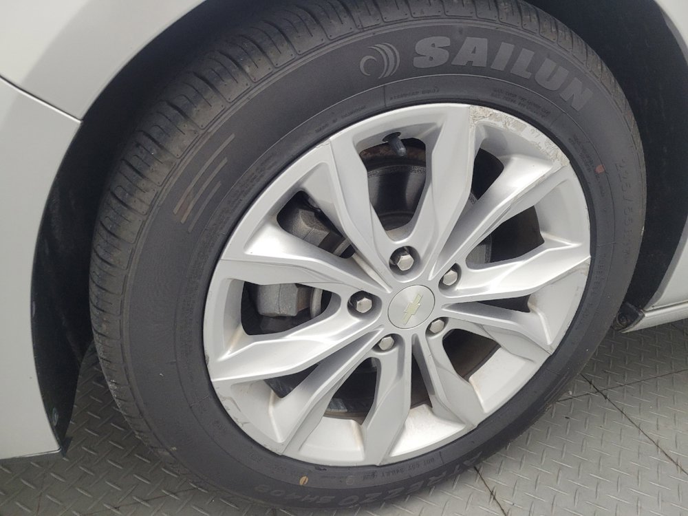 Used 2019 Chevrolet Malibu LT FWD image 31