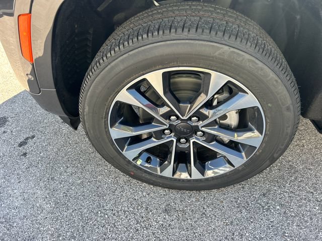 New 2025 Jeep Grand Cherokee L Overland w/ Advanced Protech Group III AWD/4WD image 58