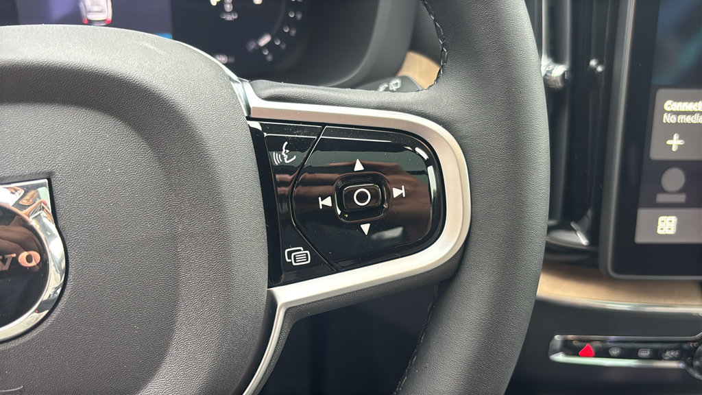 New 2026 Volvo XC60 B5 Plus w/ Climate Package AWD/4WD image 17