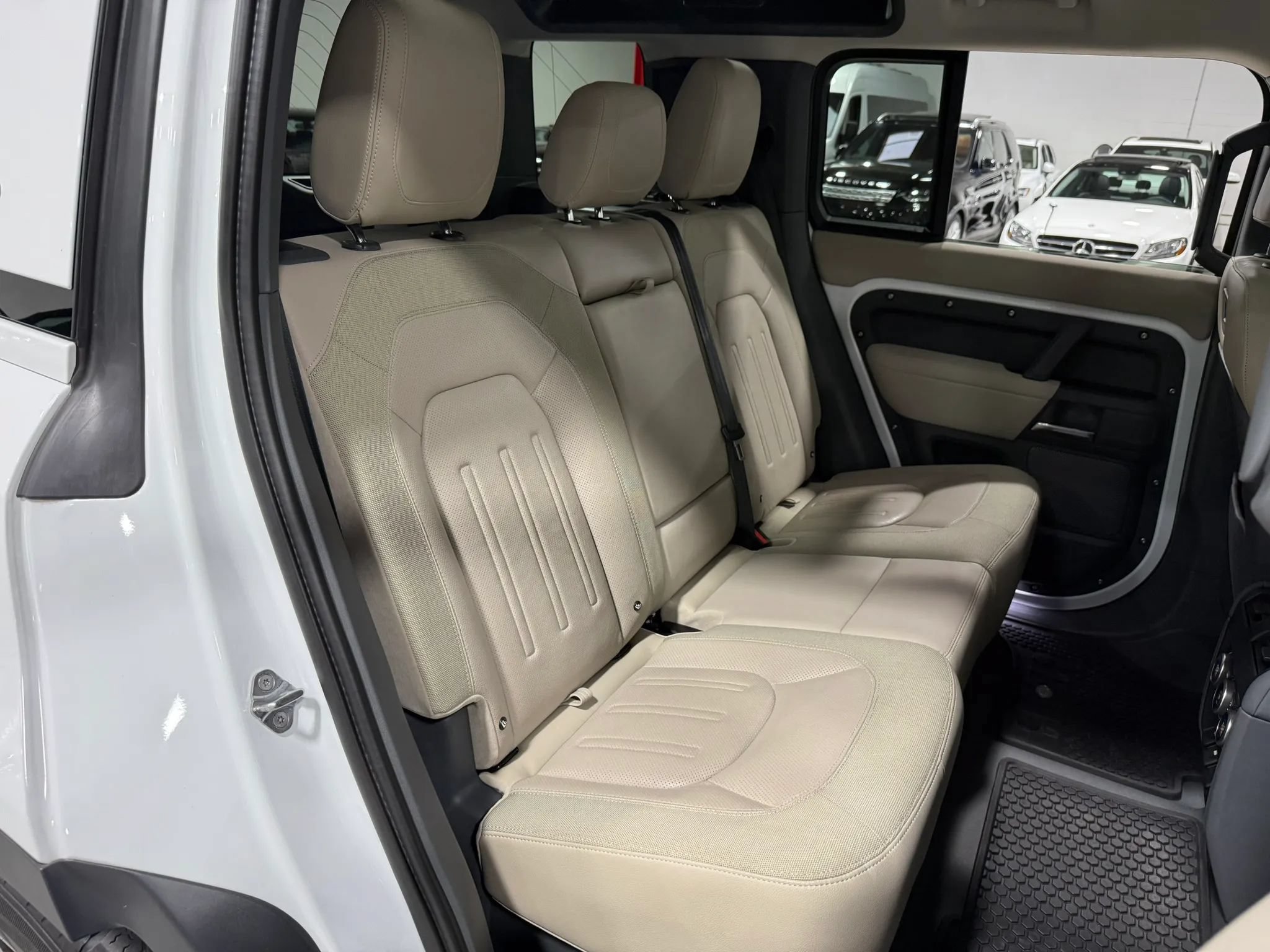 Used 2020 Land Rover Defender 110 S AWD/4WD image 58
