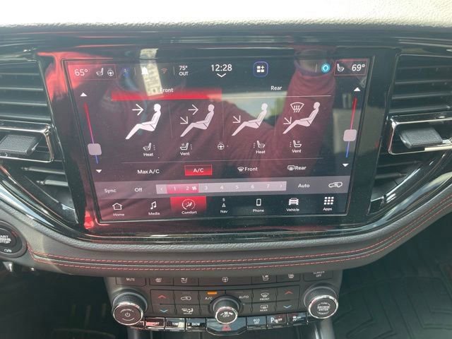 Used 2023 Dodge Durango R/T w/ Tow 'N Go Package AWD/4WD image 15