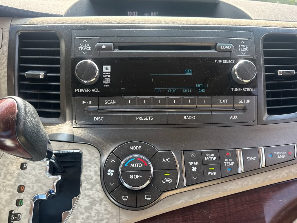 Used 2011 Toyota Sienna Limited FWD image 24