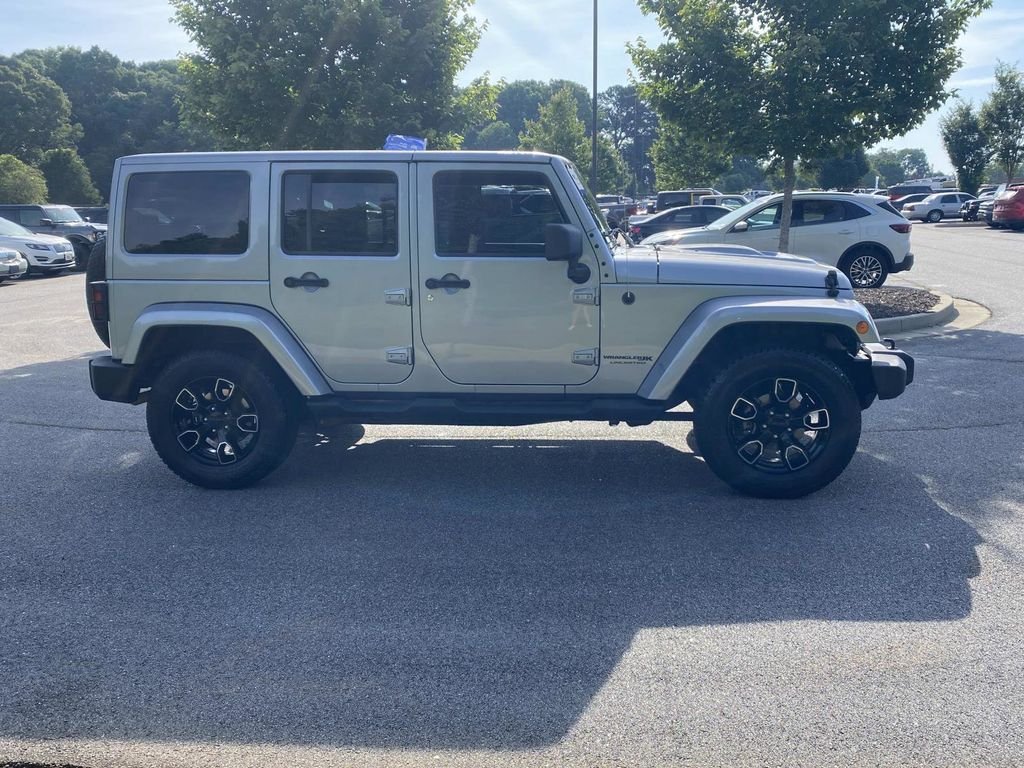 Used 2018 Jeep Wrangler Unlimited Sahara AWD/4WD video 2