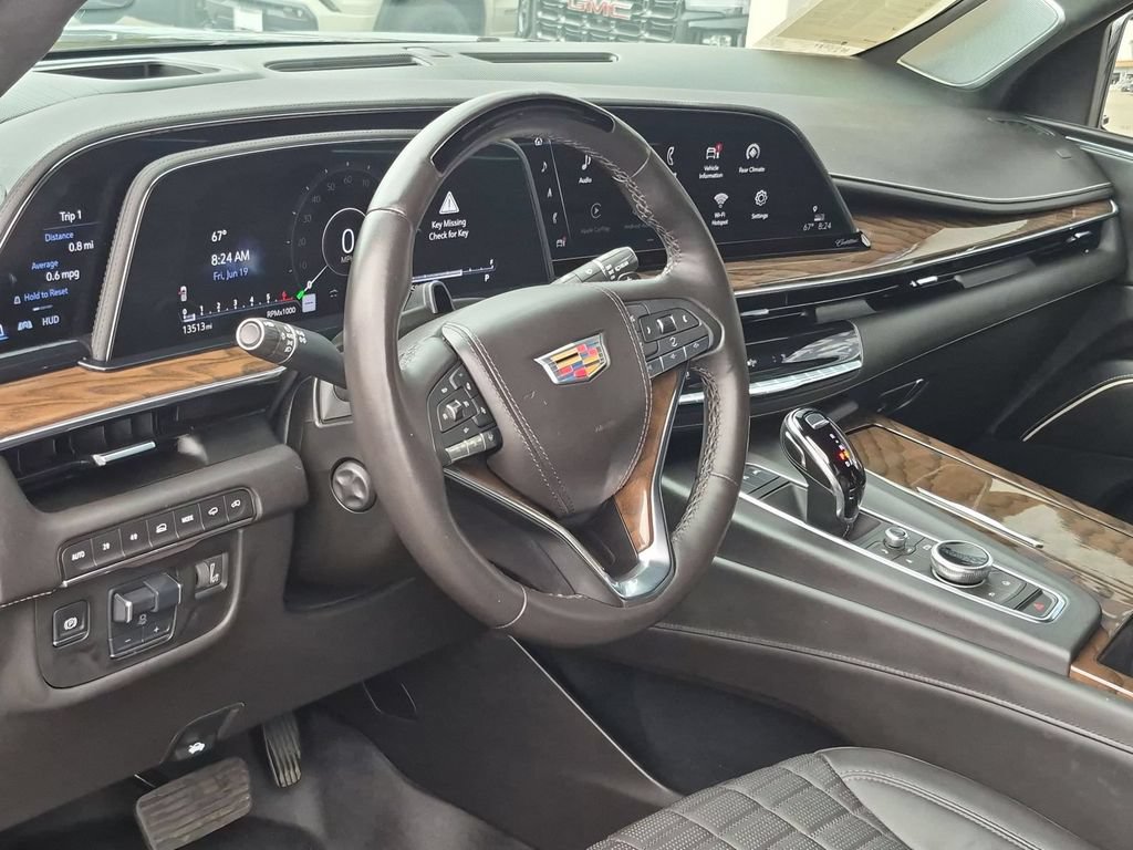 Used 2024 Cadillac Escalade Sport Platinum w/ LPO, ONYX Package AWD/4WD image 2