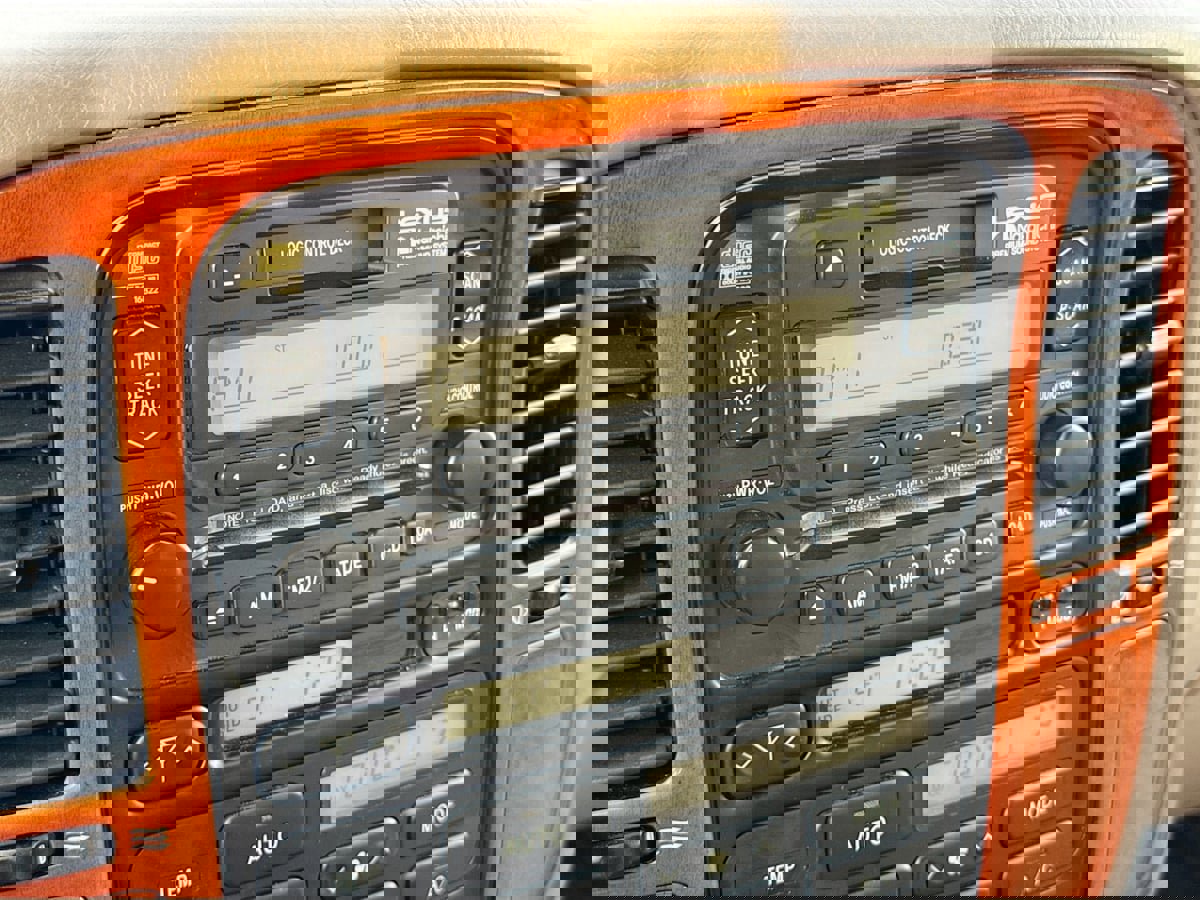 Used 2000 Lexus LX 470 4WD image 13