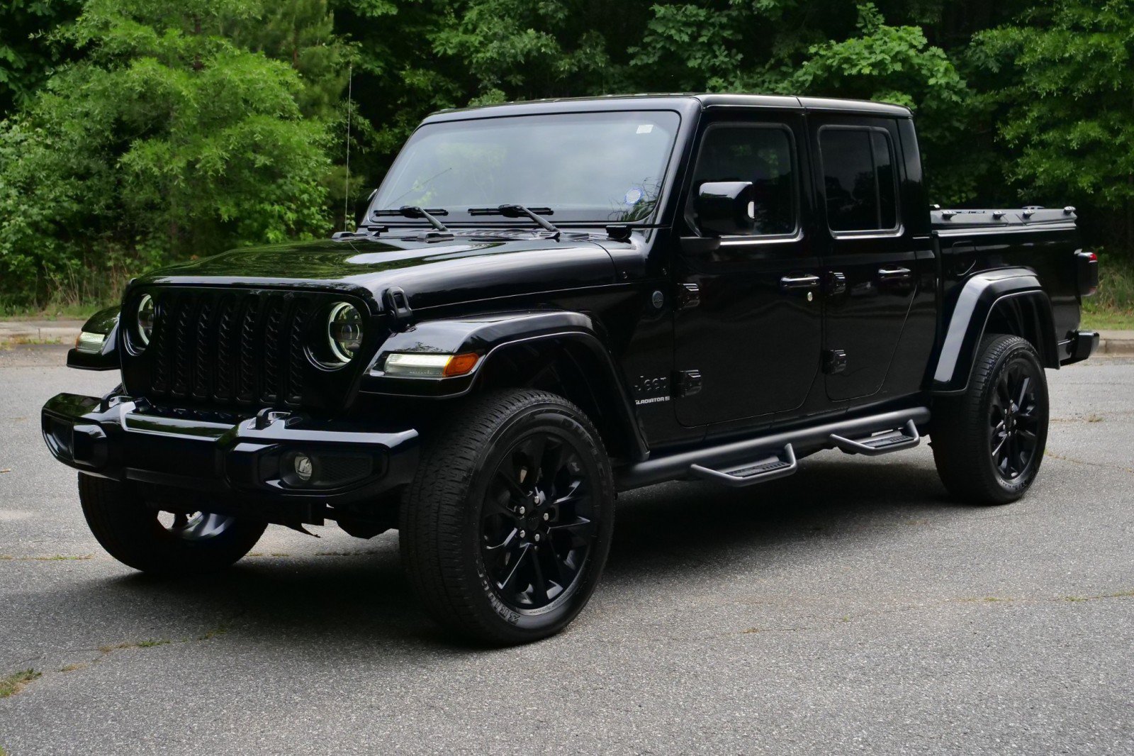 Used 2023 Jeep Gladiator Overland AWD/4WD image 6