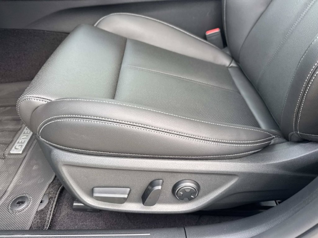 New 2026 Genesis G70 2.5T RWD image 19