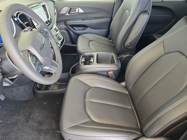 New 2026 Chrysler Voyager LX image 9