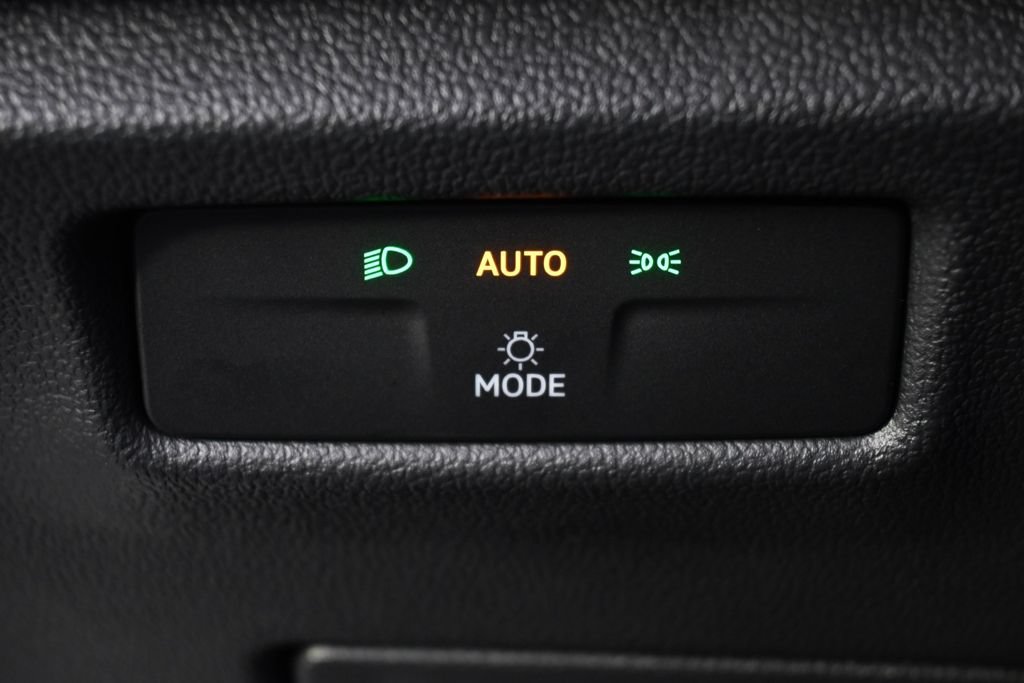 Used 2026 Volkswagen Tiguan SE AWD/4WD image 24
