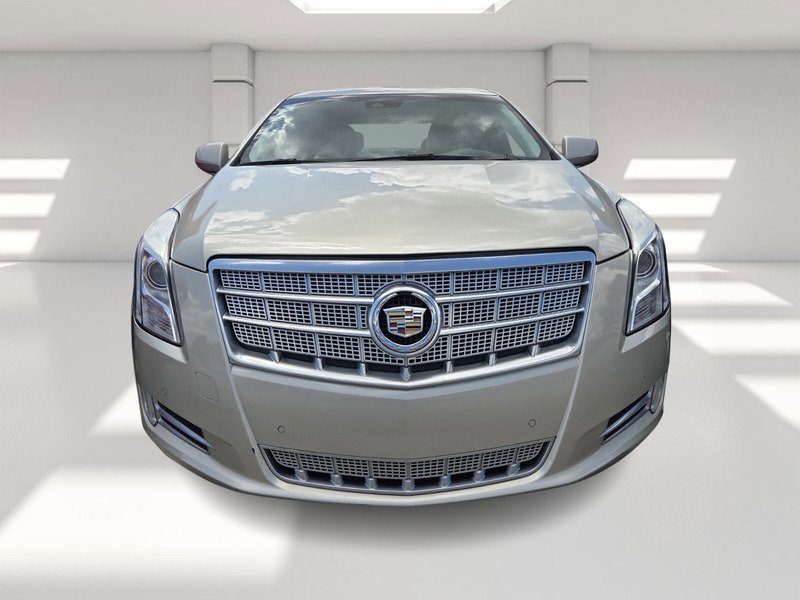 Used 2013 Cadillac XTS Platinum FWD image 2