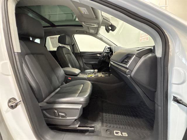 Used 2020 Audi Q5 e Premium Plus w/ Premium Plus Package image 20