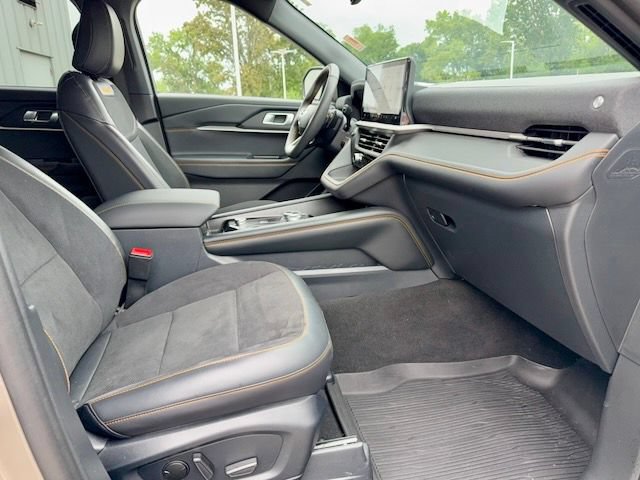 Used 2026 Ford Explorer Tremor w/ Tremor Convenience Package AWD/4WD image 8