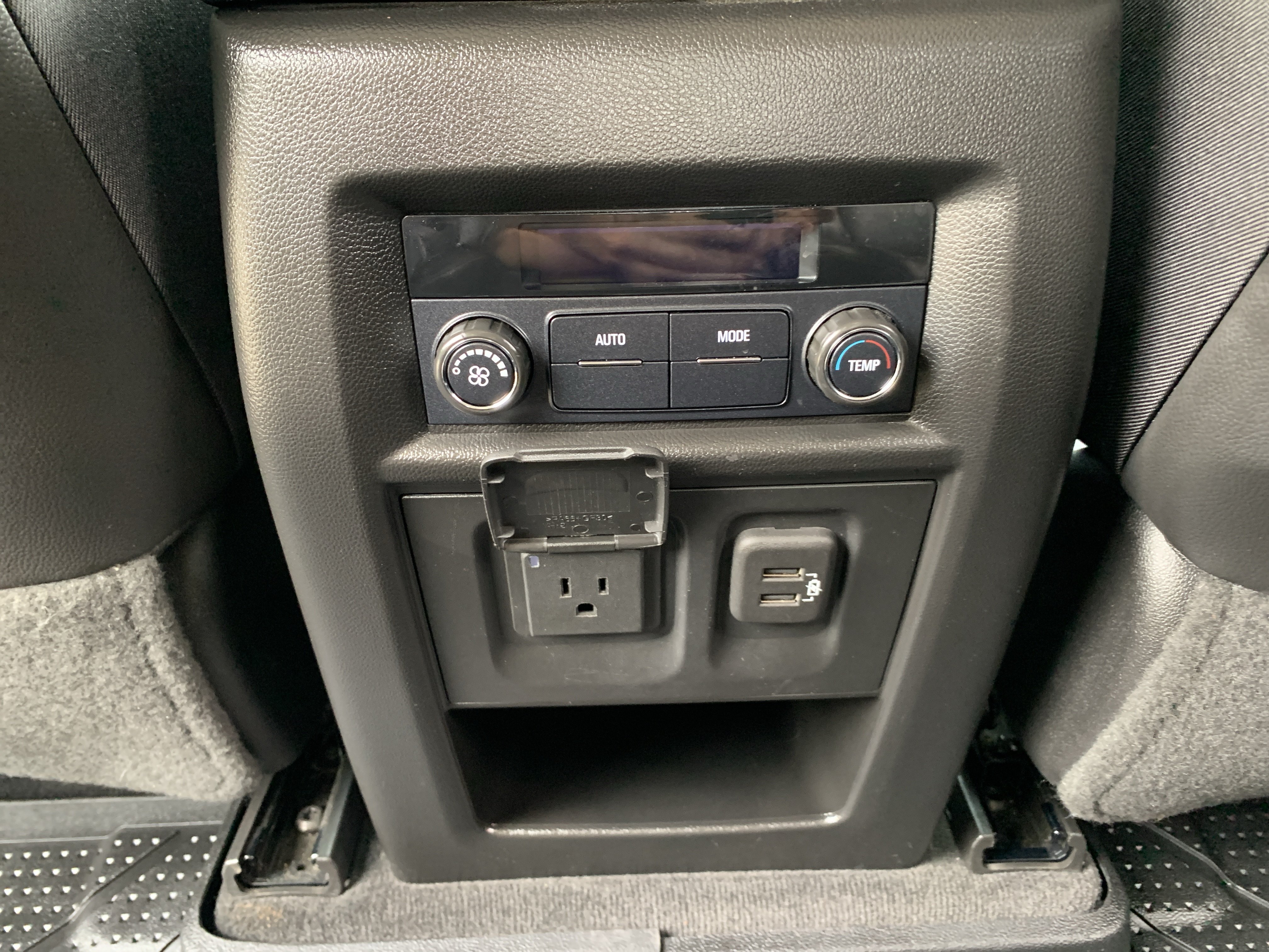 Used 2020 Chevrolet Traverse RS FWD image 39