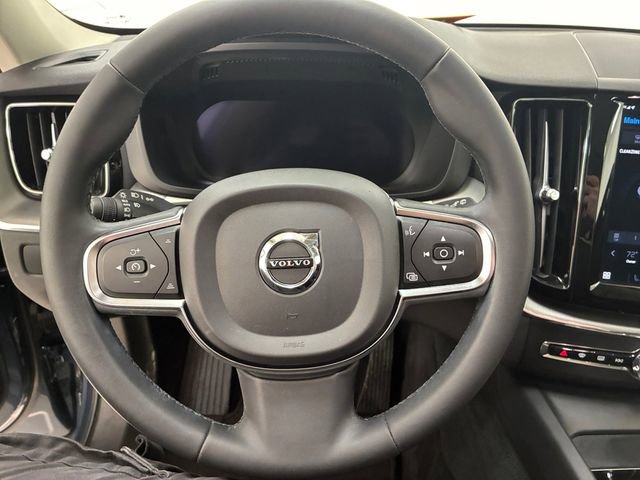 Used 2024 Volvo XC60 B5 Core image 22