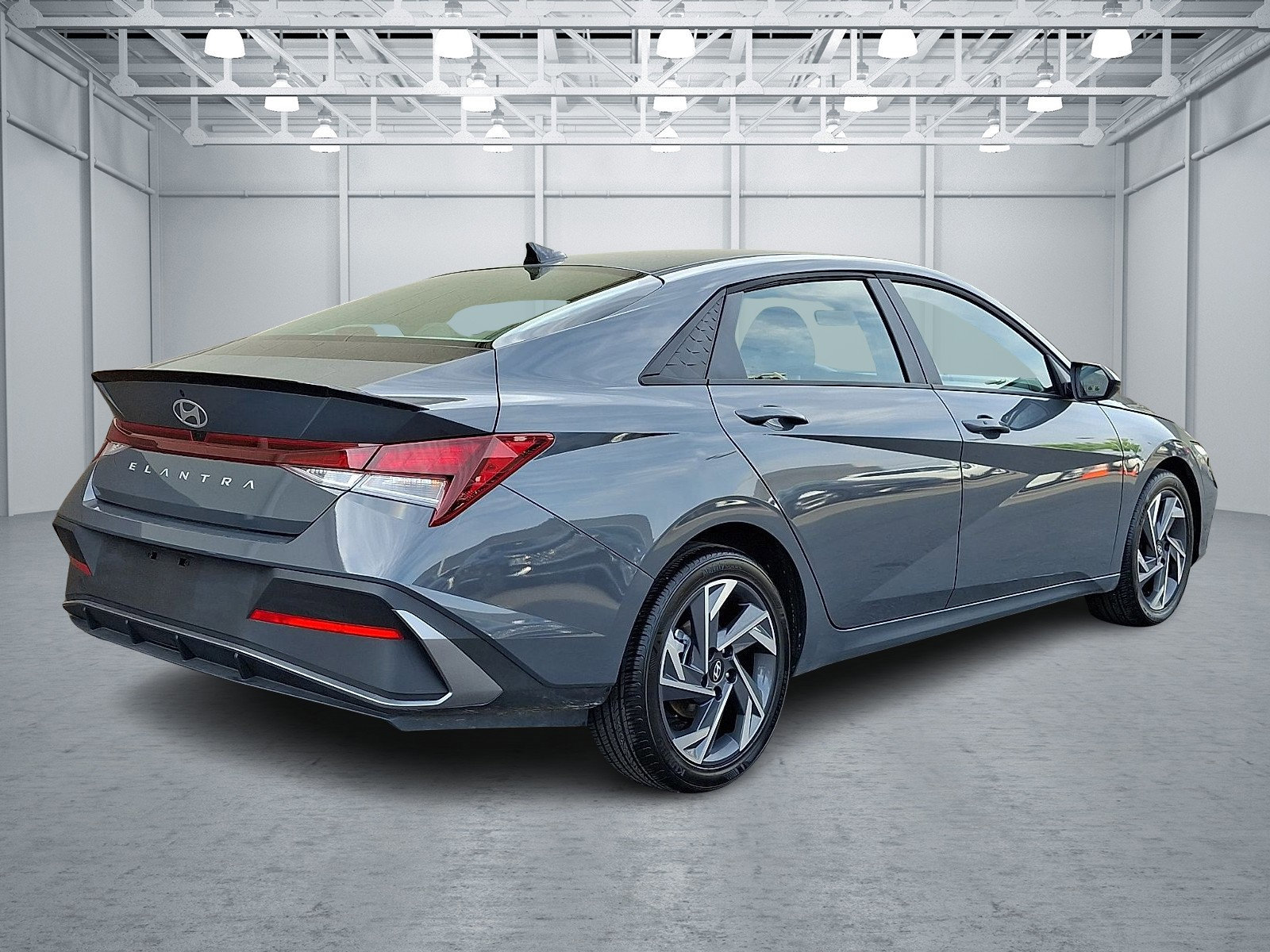 Certified 2025 Hyundai Elantra Sport FWD image 6