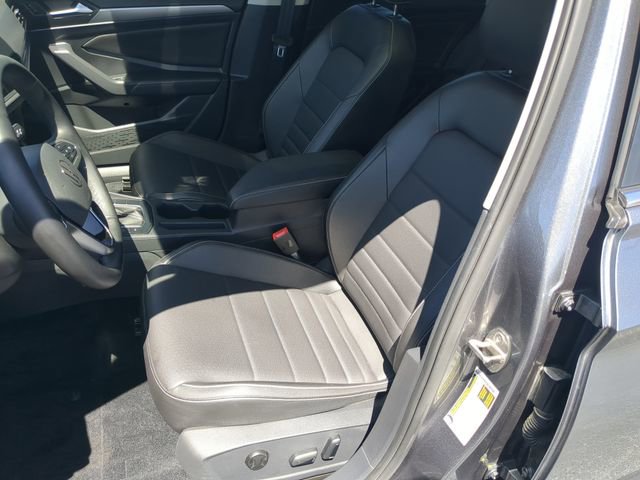 Used 2022 Volkswagen Jetta SE image 22