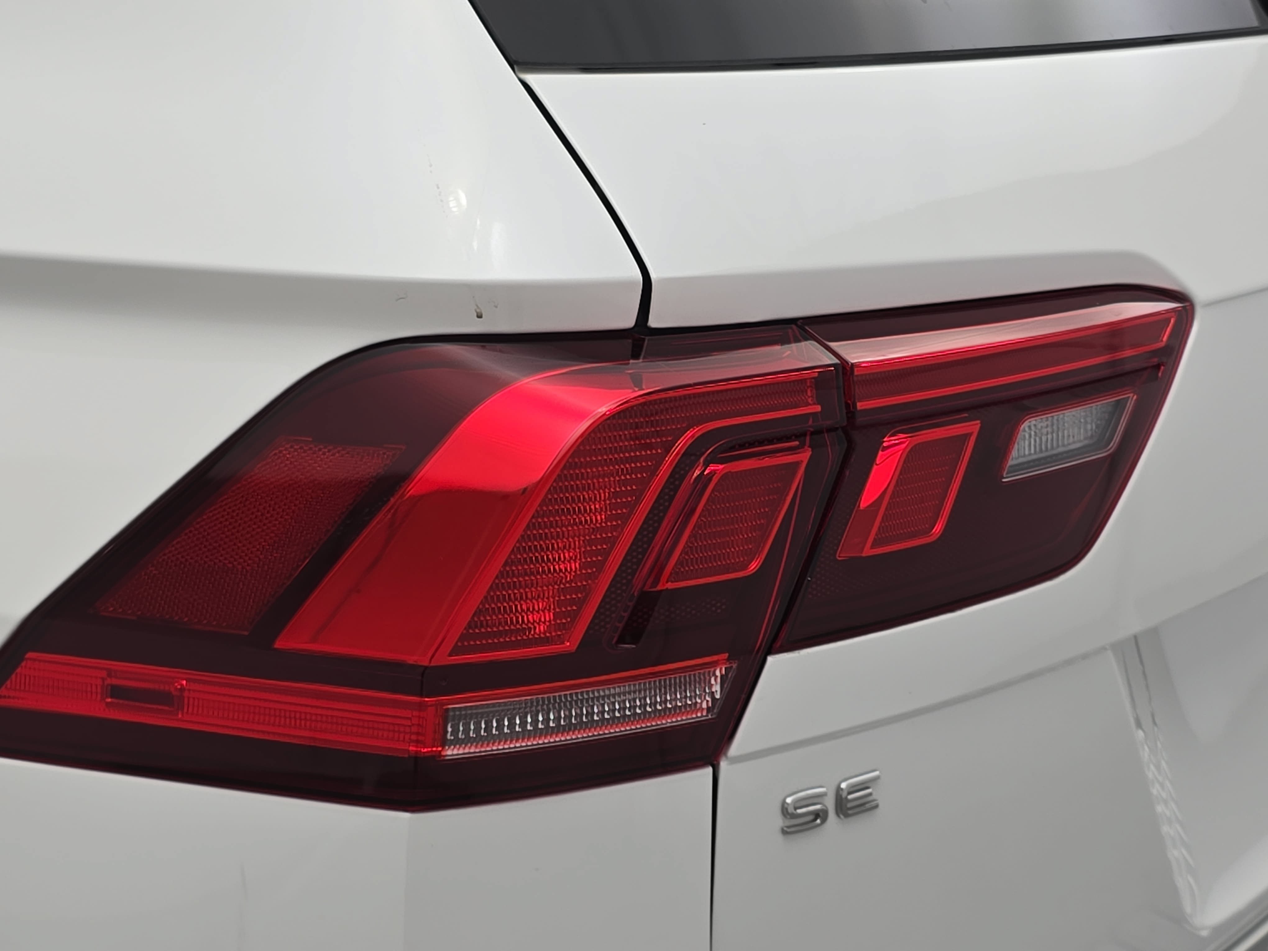 Used 2023 Volkswagen Tiguan SE FWD image 34