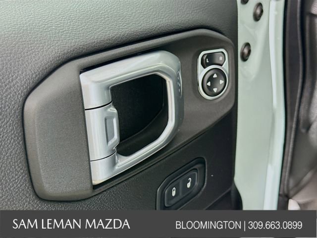 Used 2024 Jeep Wrangler Sahara image 17