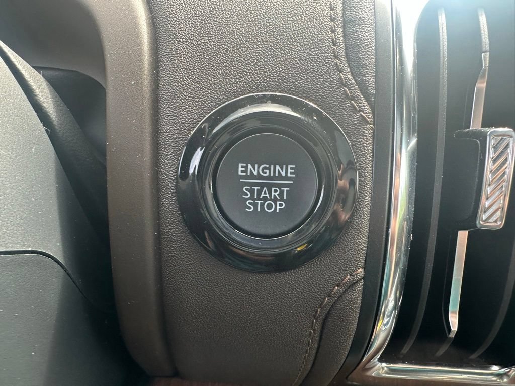 Used 2025 Ford Expedition King Ranch AWD/4WD image 22