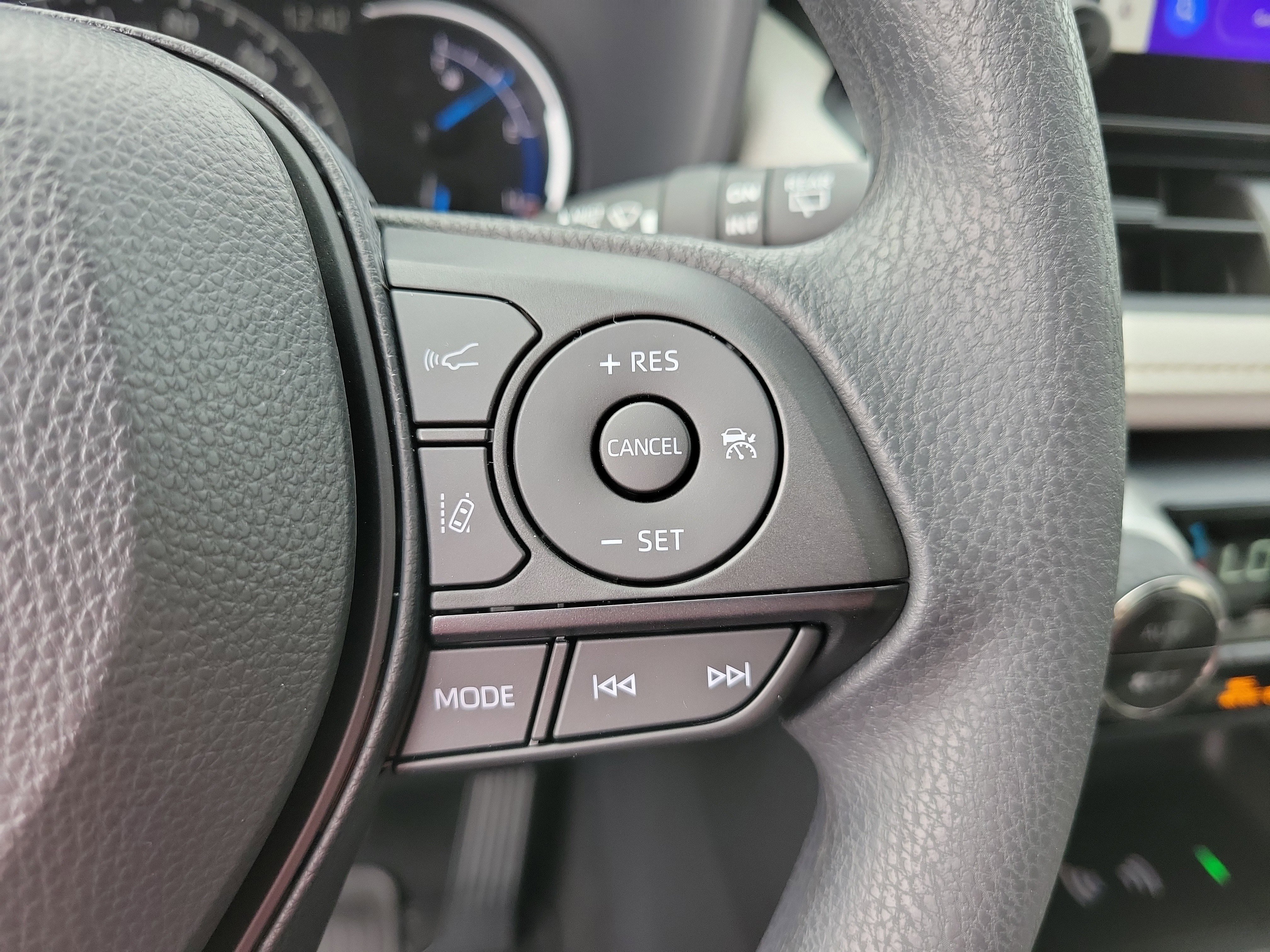 New 2025 Toyota RAV4 XLE image 28