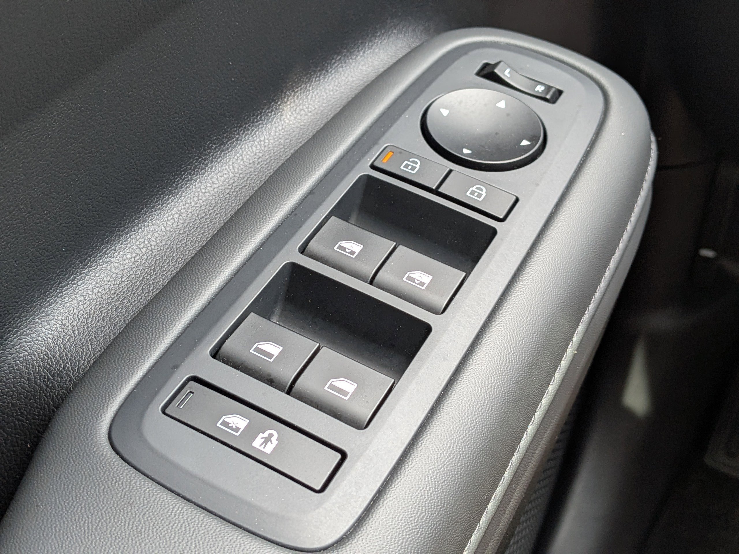 Certified 2026 Hyundai Santa Fe SEL FWD image 25