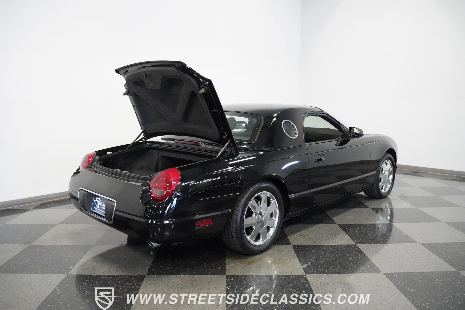 Used 2002 Ford Thunderbird image 22