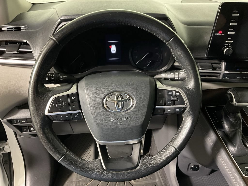 Used 2022 Toyota Sienna XLE FWD image 25
