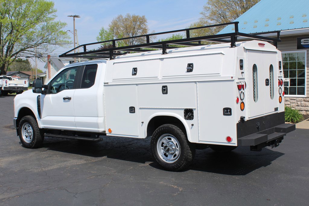 Used 2023 Ford F350 XL w/ XL Chrome Package AWD/4WD image 3