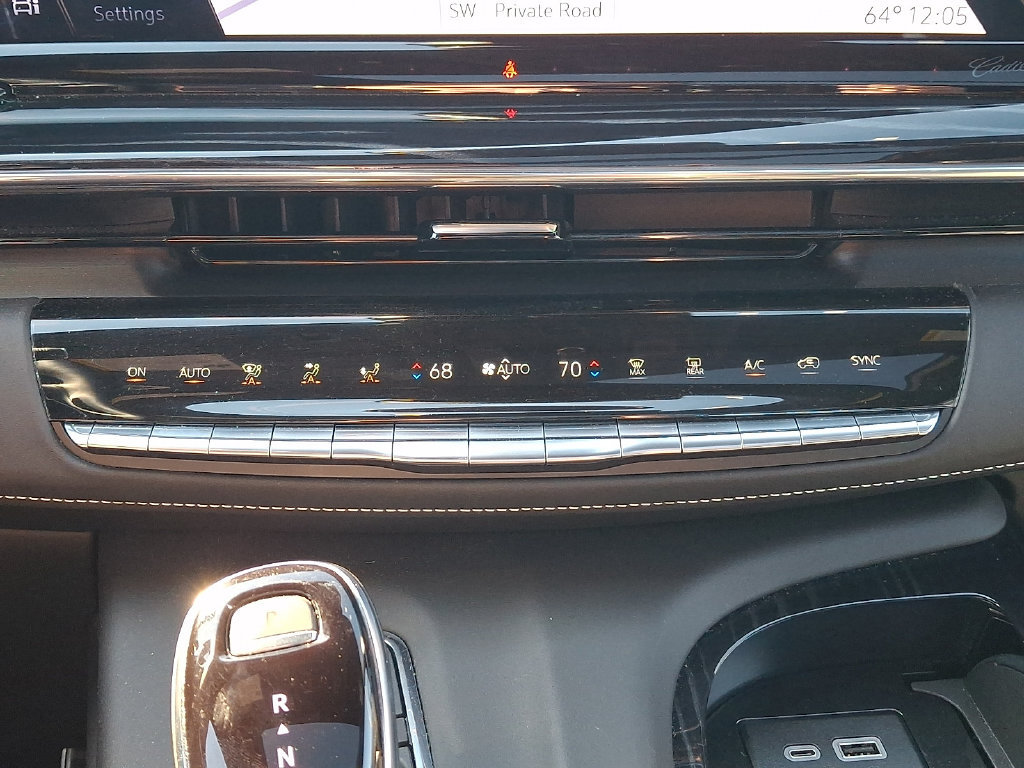 Certified 2024 Cadillac Escalade ESV V AWD/4WD image 20