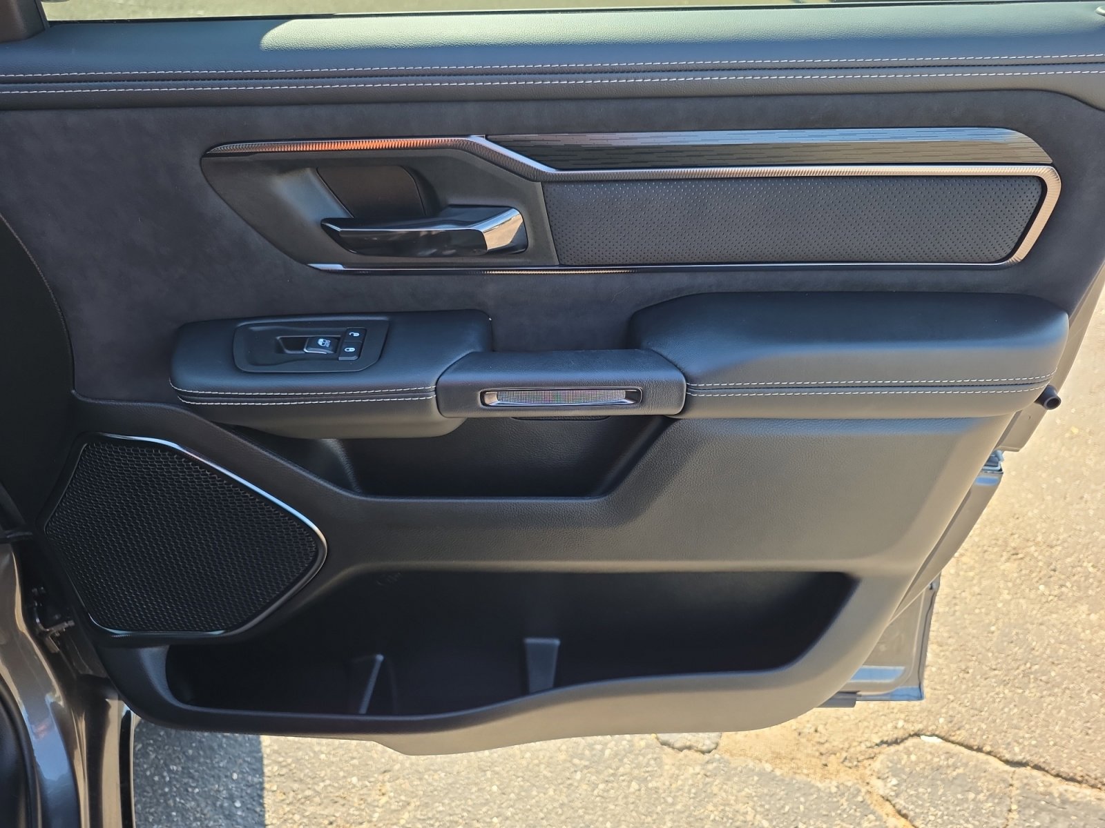 Used 2025 RAM 1500 RHO image 27