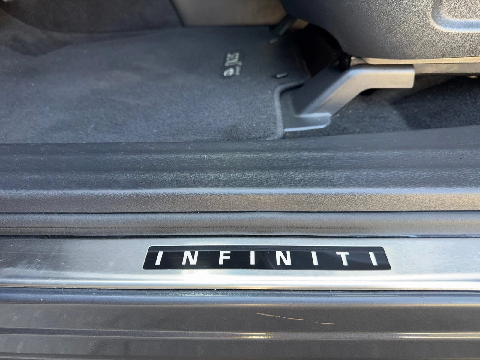 Used 2013 INFINITI JX35 FWD w/ Premium Pkg image 19