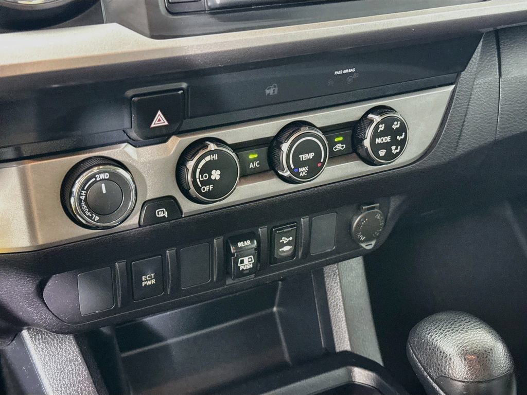 Certified 2019 Toyota Tacoma SR5 AWD/4WD image 18