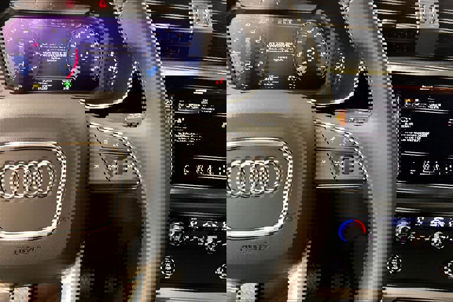 Used 2025 Audi Q3 2.0T Premium image 24