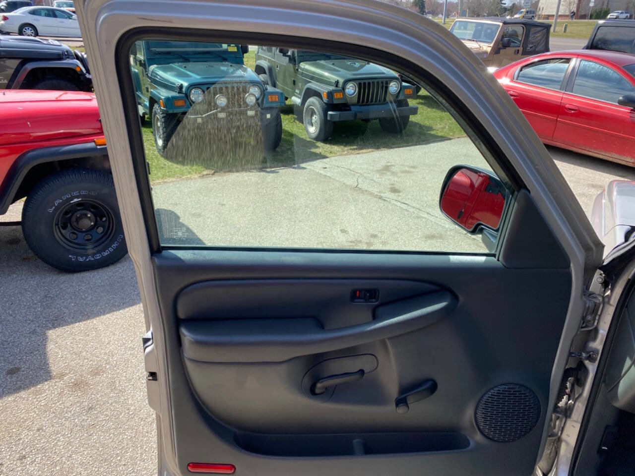 Used 2004 Chevrolet Silverado 1500 W/T image 34