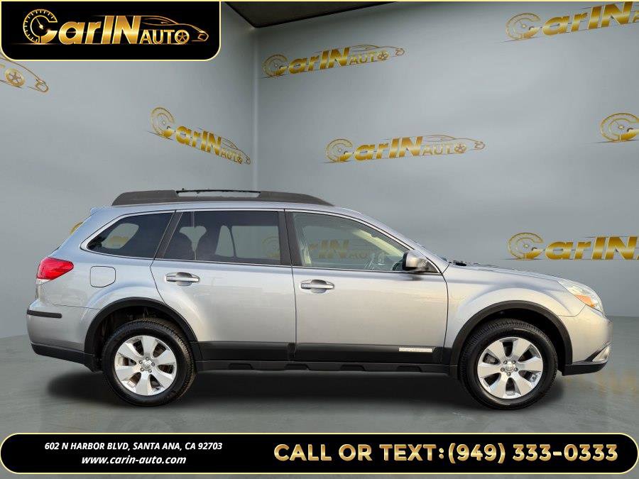 Used 2011 Subaru Outback 2.5i Limited w/ PWR Moonroof Pkg image 4