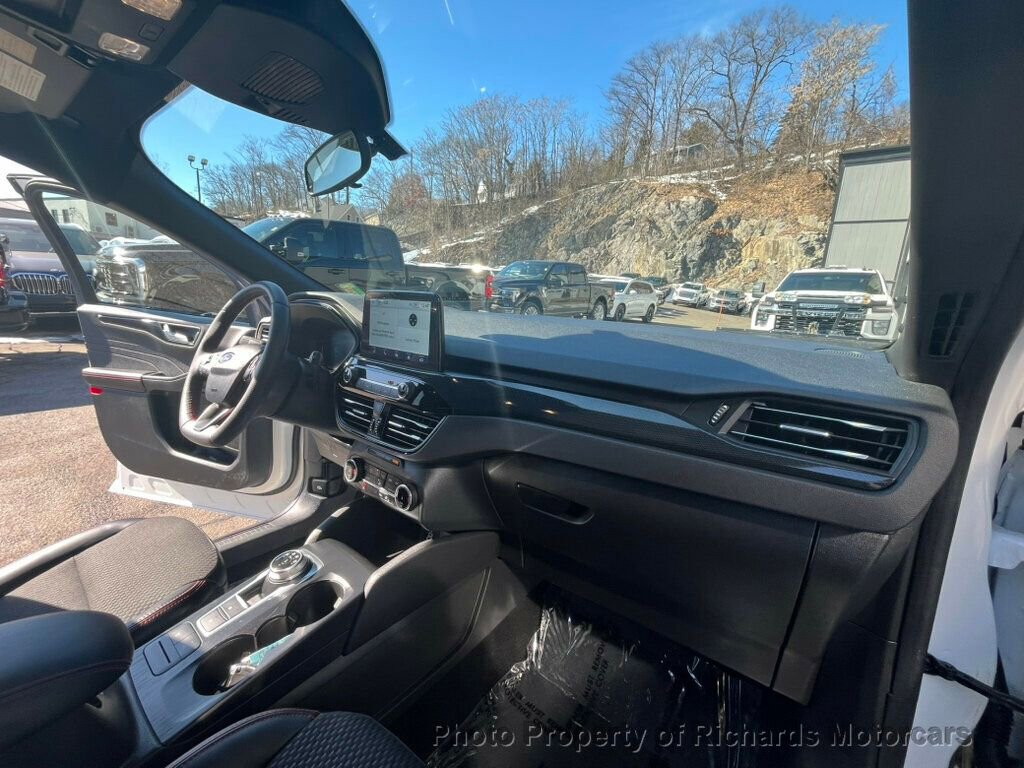 Used 2024 Ford Escape ST-Line image 18