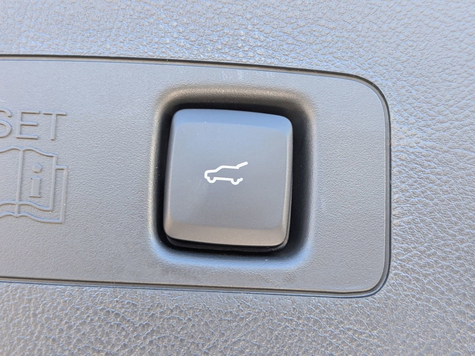 New 2026 Lincoln Corsair Premiere image 16