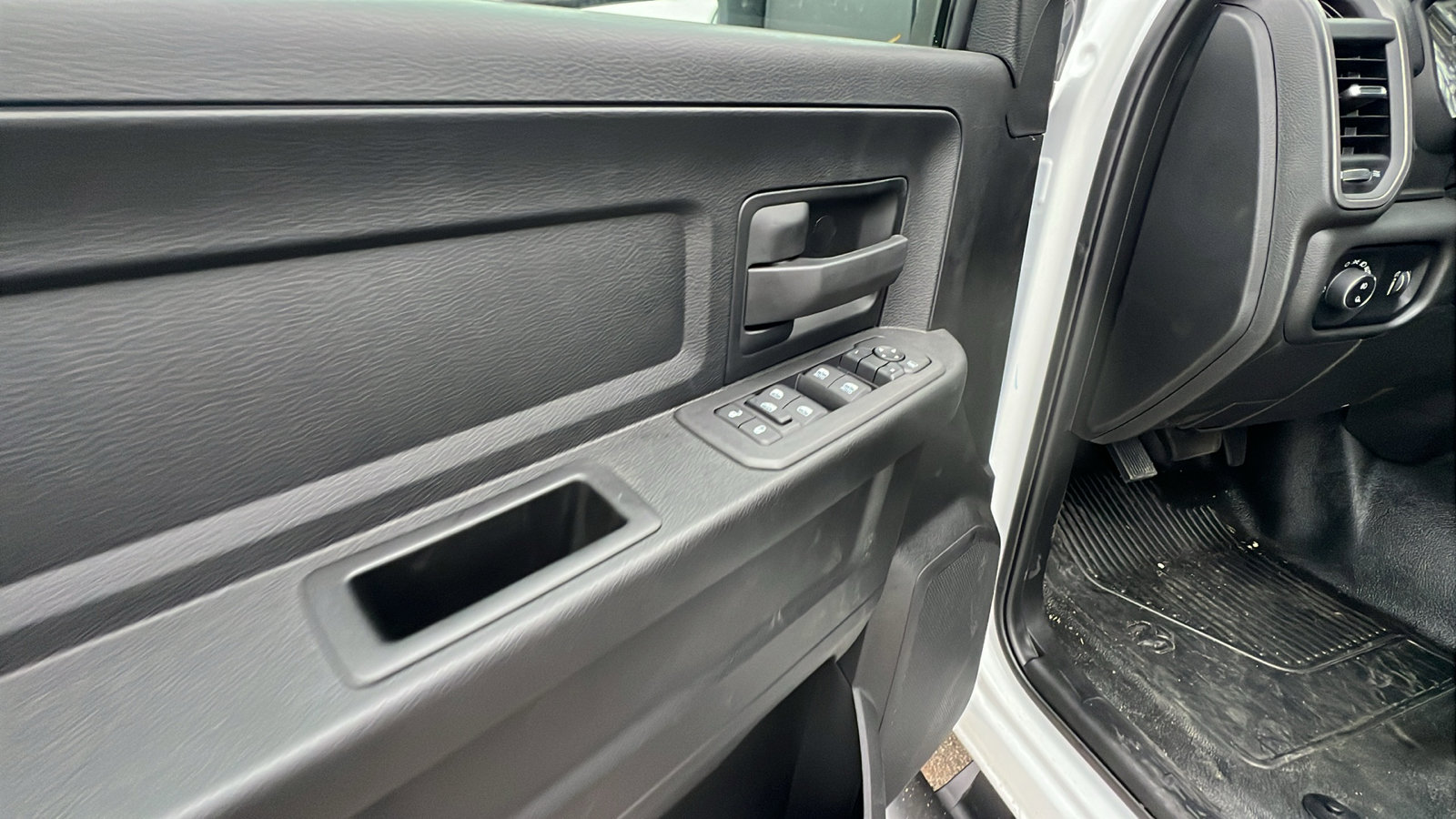 Used 2025 RAM 5500 Tradesman w/ Safety Group image 18