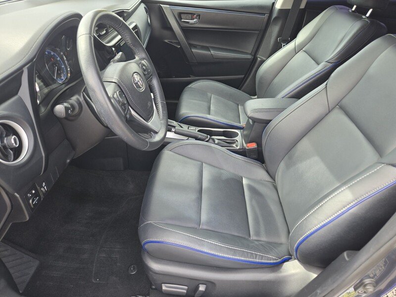 Used 2018 Toyota Corolla XSE w/ Carpet Mat Package (TMS) FWD image 11