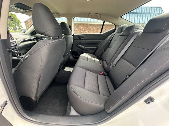 Used 2025 Nissan Altima 2.5 SV FWD image 17