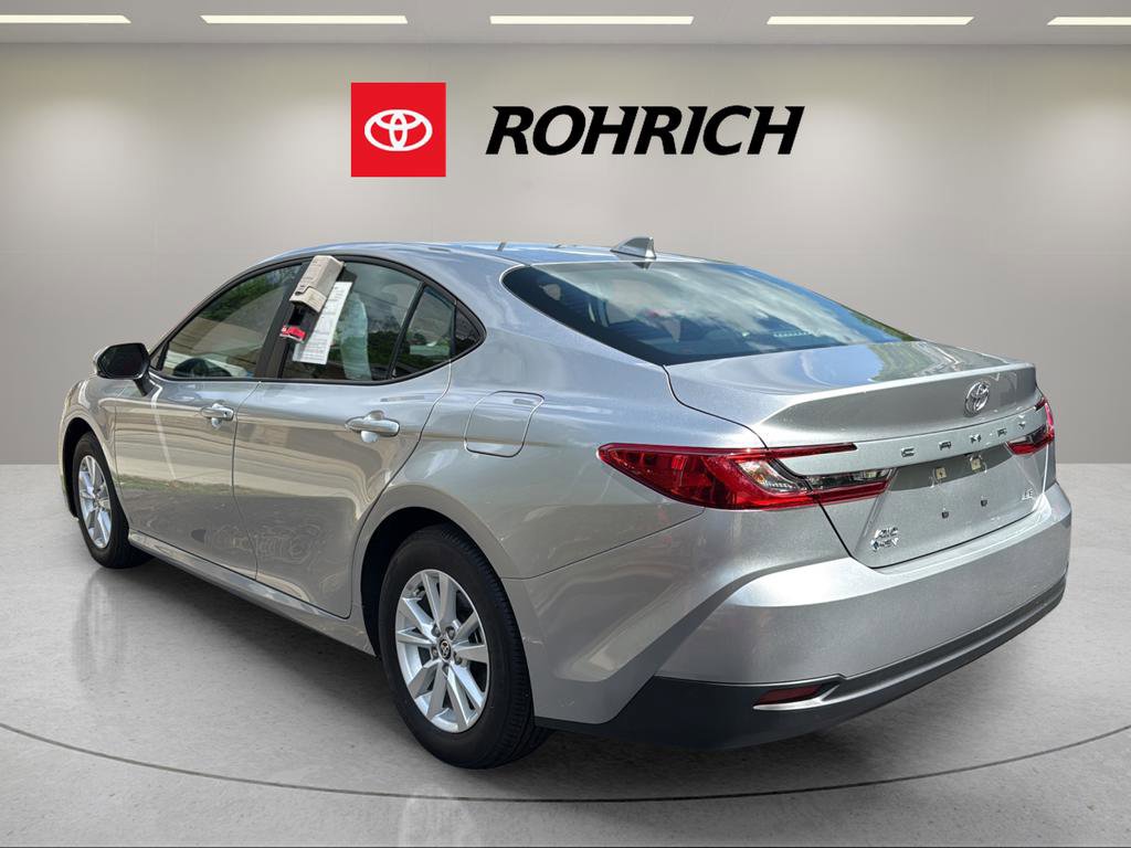 Used 2025 Toyota Camry LE AWD/4WD image 8
