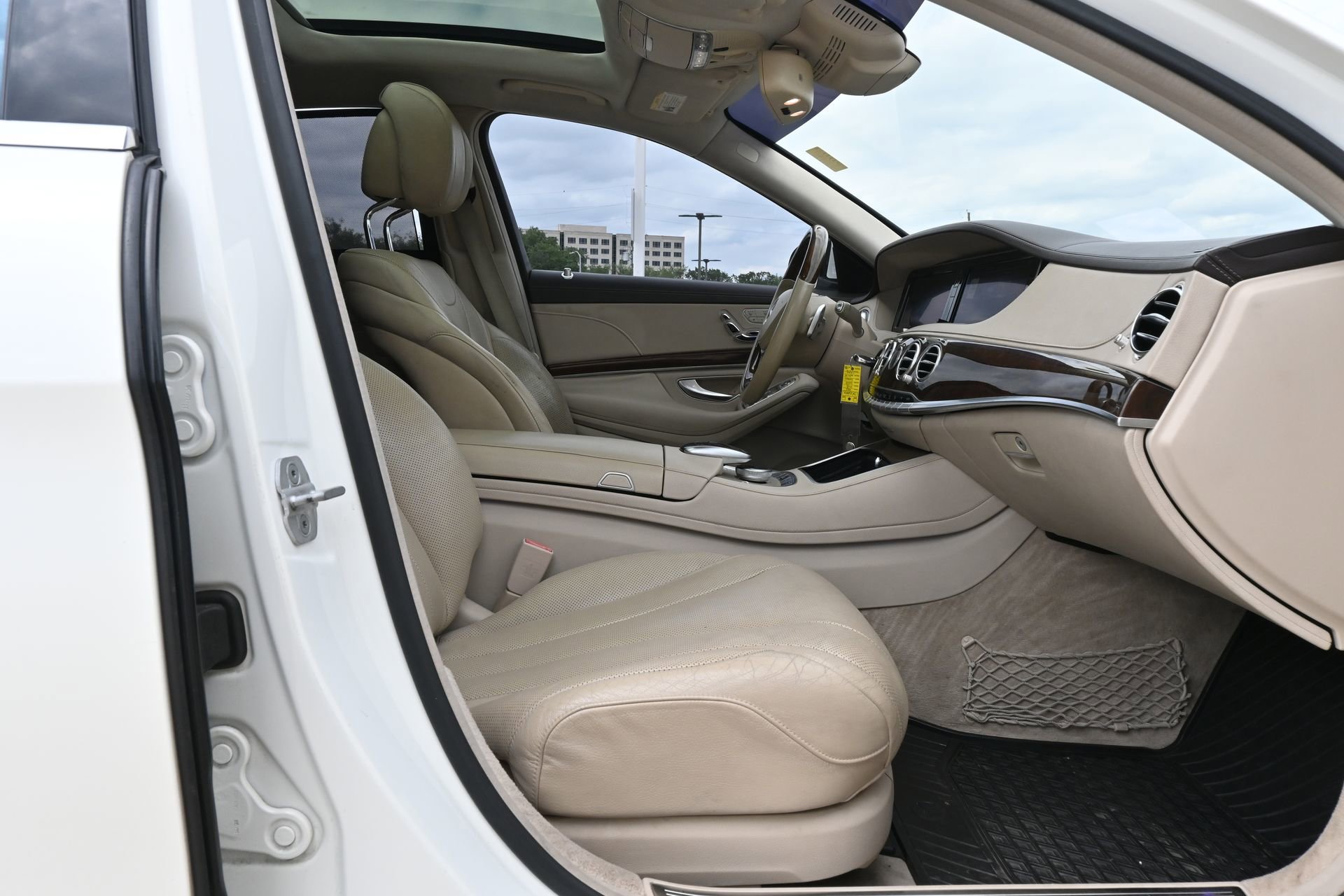 Used 2015 Mercedes-Benz S 550 Sedan image 25