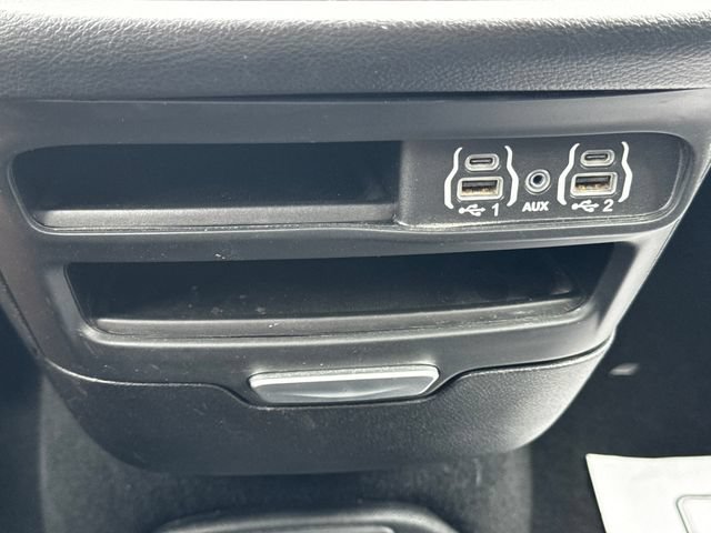 Certified 2025 Chrysler Pacifica Select FWD image 38