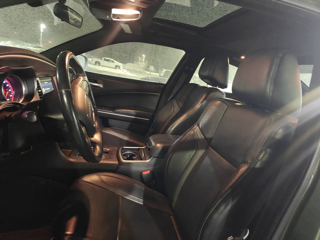 Used 2019 Dodge Charger SXT w/ Leather Interior Group image 7