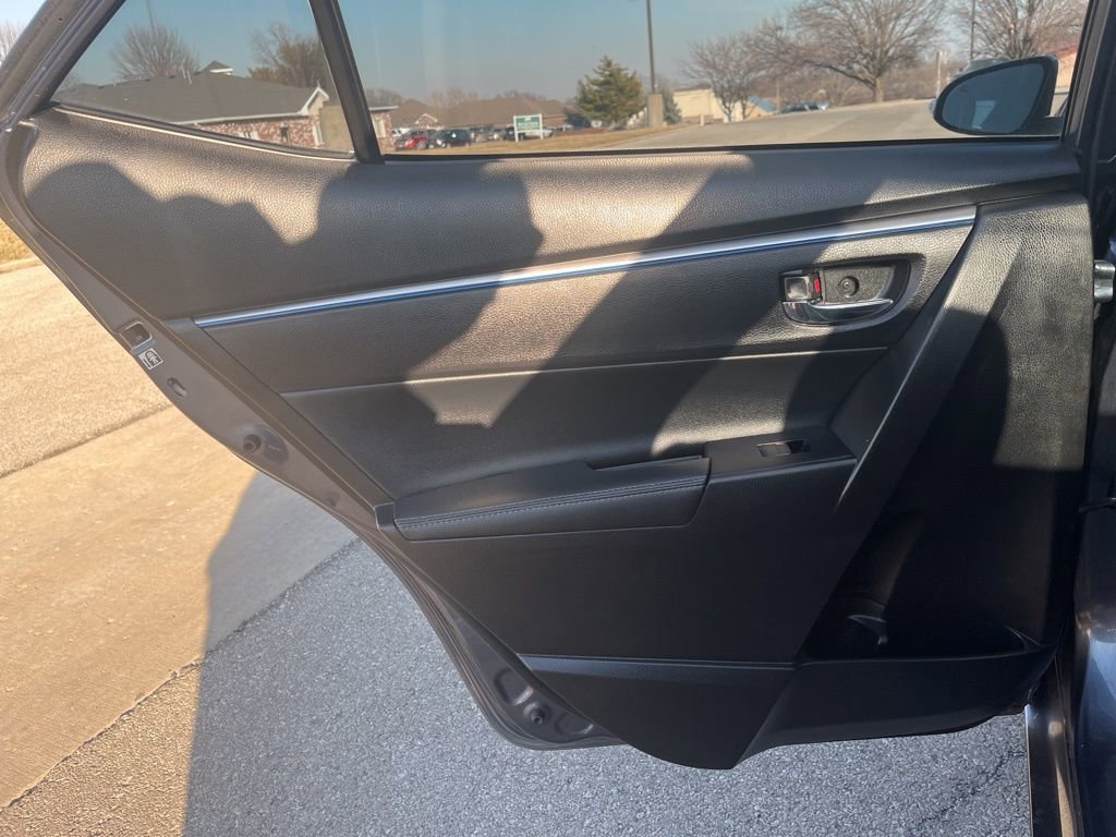 Used 2015 Toyota Corolla S image 27