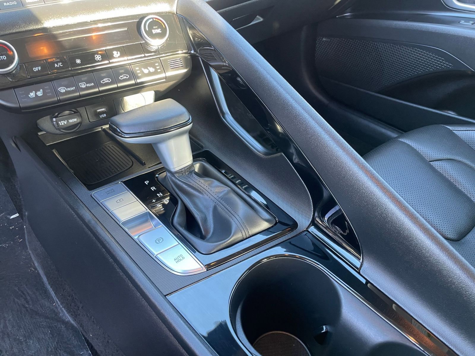 Used 2025 Hyundai Elantra Limited image 46