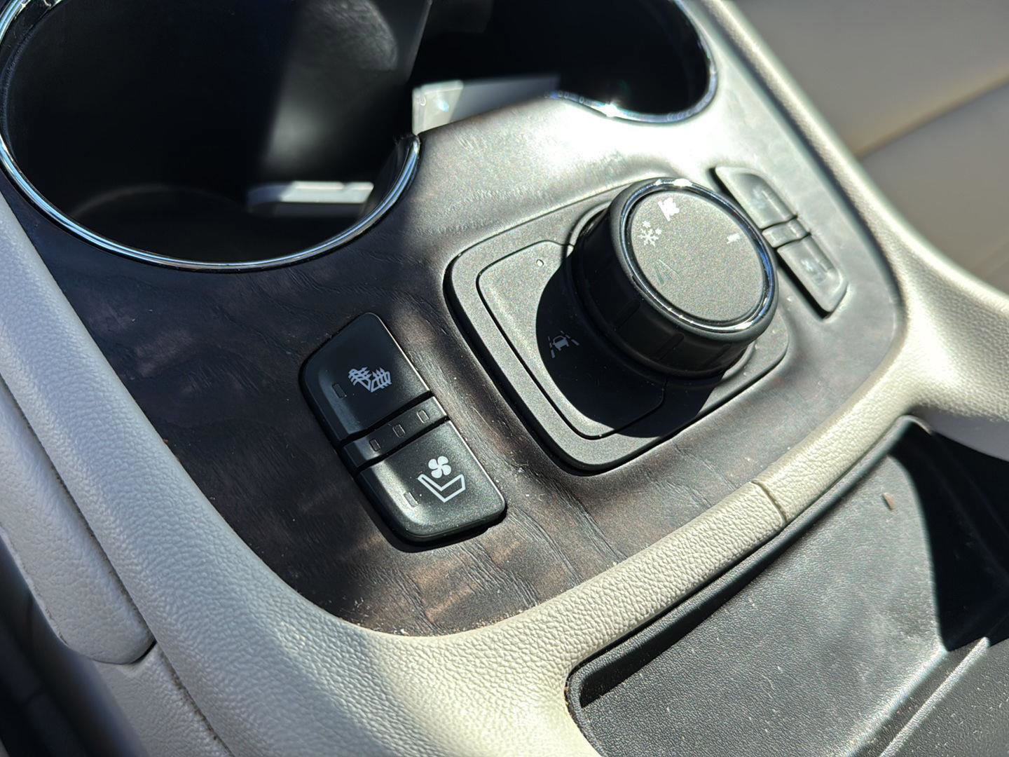 Certified 2022 GMC Acadia Denali w/ Denali Ultimate Package image 25