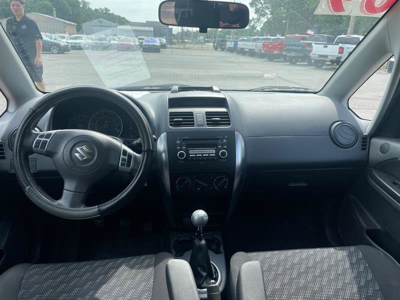 Used 2009 Suzuki SX4 AWD Hatchback image 11