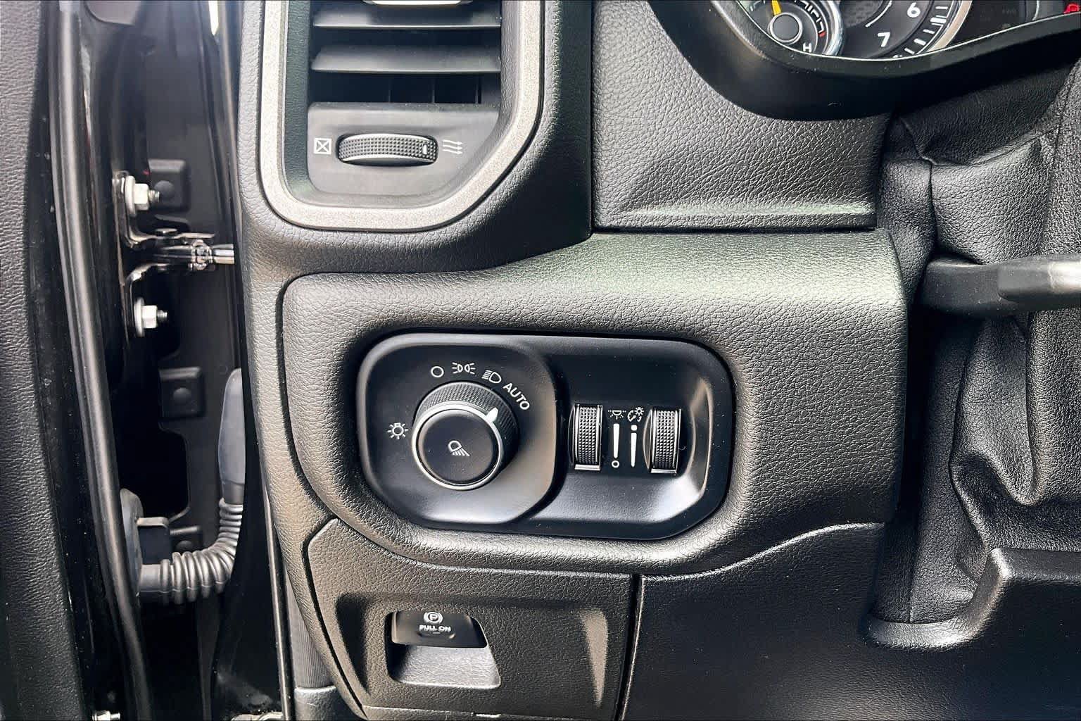 Used 2019 RAM 1500 Tradesman RWD image 36