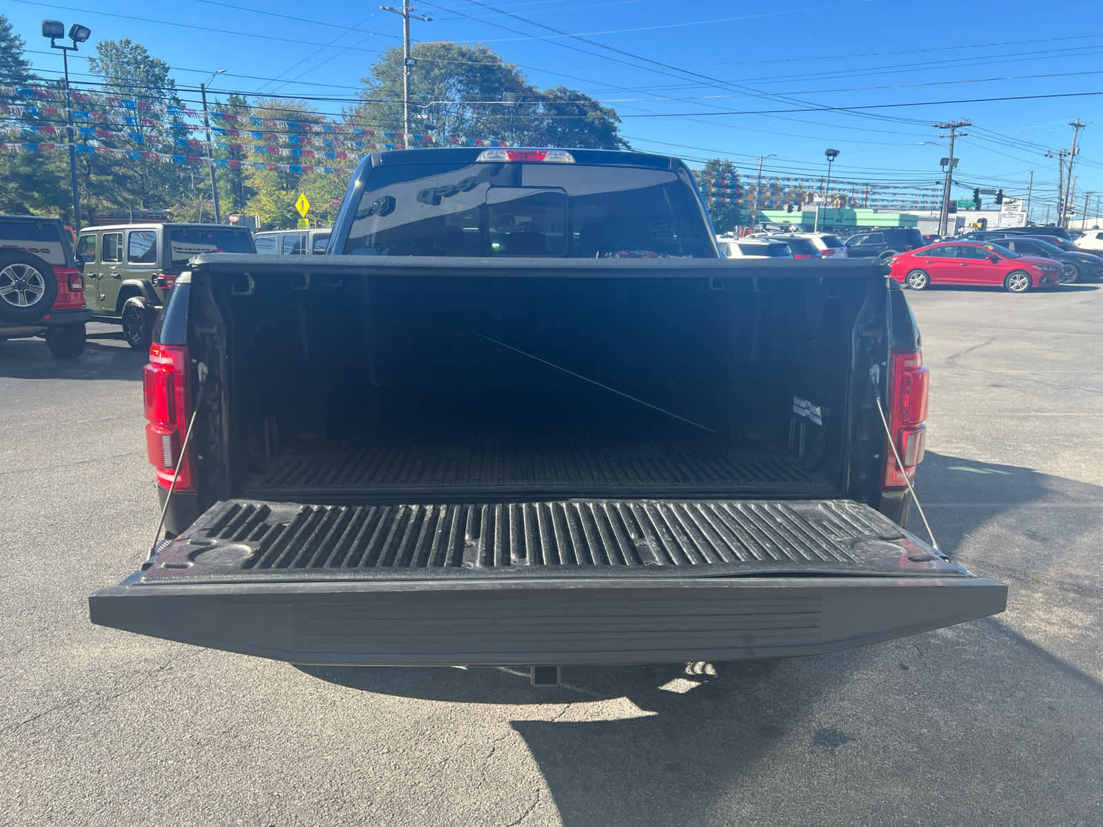 Used 2017 Ford F150 Lariat image 11